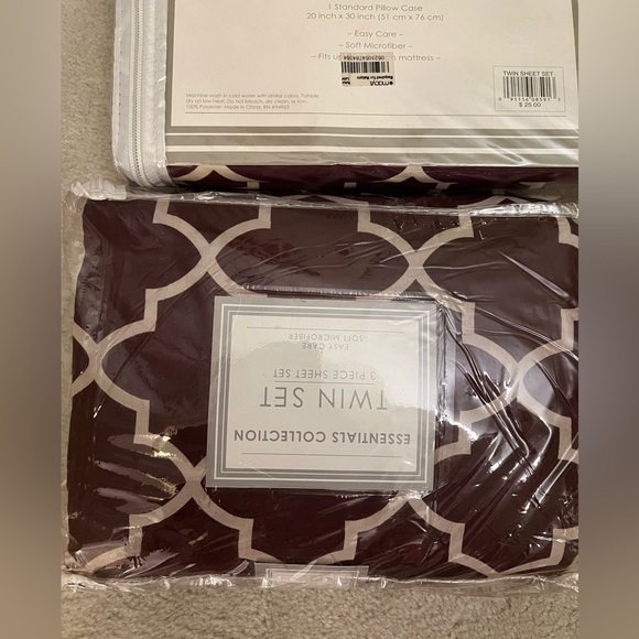 Twin Bedsheet Set (NEW) - purple wine color - Picture 2 of 2